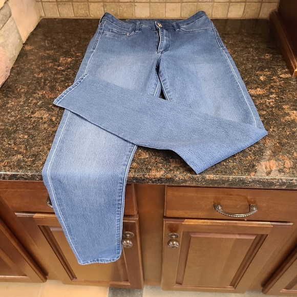 Jeans - Picture 2 of 2